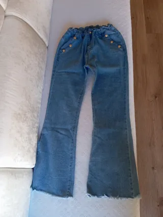 Pantalones vaqueros acampanados