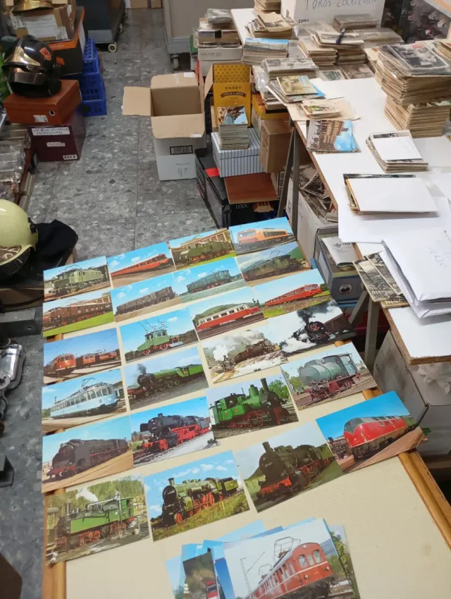 52 Cartoline di Treni