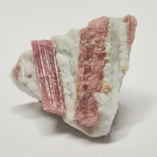 Rubelita mineral