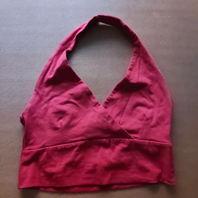 Top subdued halter rojo