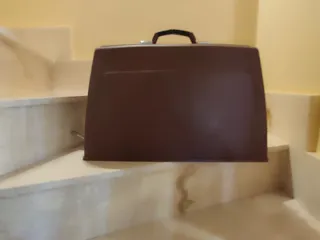 Máquina de coser Alfa antigua con motor