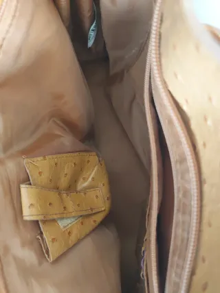 Bolso de piel efecto avestruz