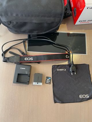 Canon EOS 2000D Kit Cámara Digital