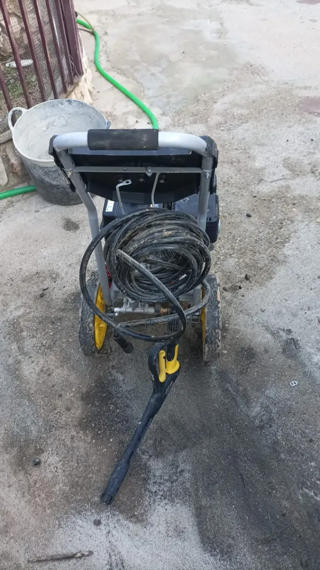 Hidrolimpiador Champion 2600 PSI Motor 196cc