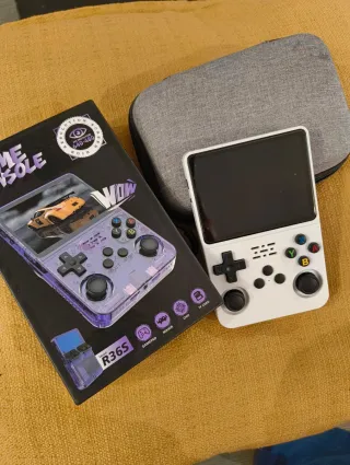 Consola Portátil Anbernic R36S Blanca