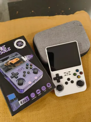 Consola Portátil Anbernic R36S Blanca