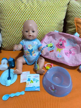Muñeca Baby Born con accesorios