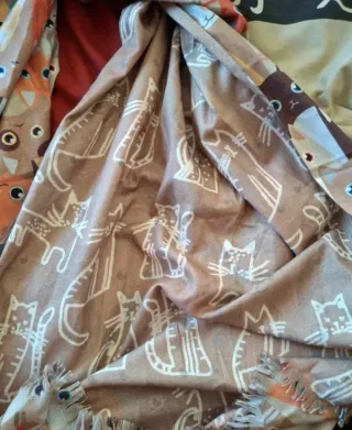 Bufanda elegante mujer gatos