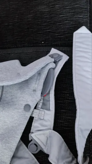 Ocasión!!Mochila bebé Babybjörn Mini gris