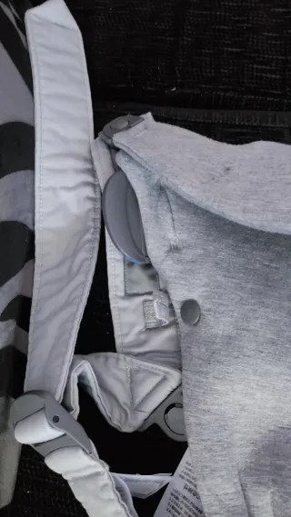 Ocasión!!Mochila bebé Babybjörn Mini gris