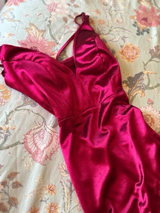 Vestido largo de satén granate