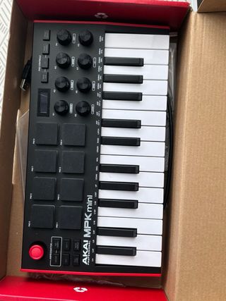Akai MPK Mini - Controlador MIDI