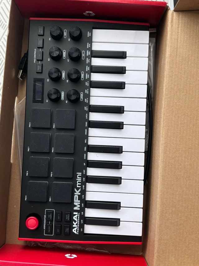 Akai MPK Mini - Controlador MIDI