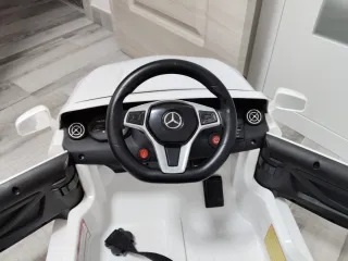 Coche eléctrico infantil Mercedes