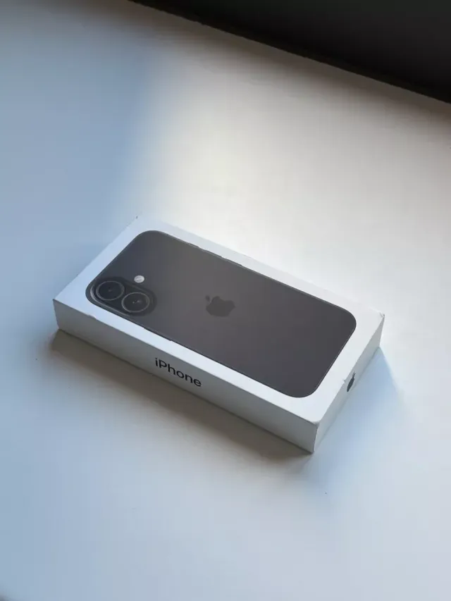 iPhone 16 negro 128gb a estrenar.