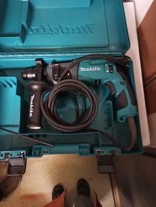 Taladro percutor Makita HR2230