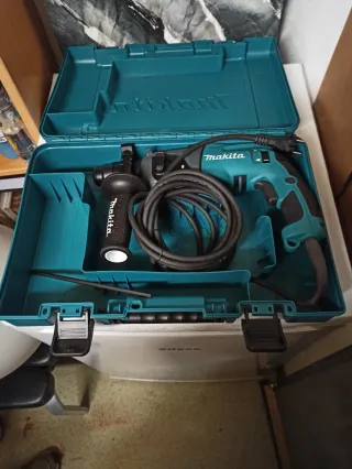 Taladro percutor Makita HR2230