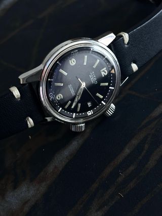 Reloj Titan Súper Compressor 37mm