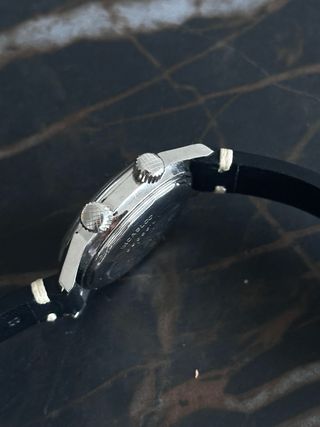 Reloj Titan Súper Compressor 37mm