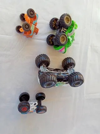 Set 4 Macchinine Monster Truck