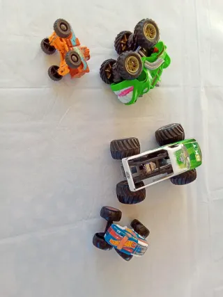 Set 4 Macchinine Monster Truck