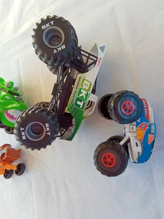 Set 4 Macchinine Monster Truck