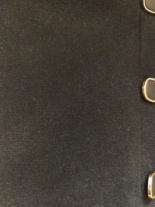 Falda elegante negra con tul. Estira bastante.