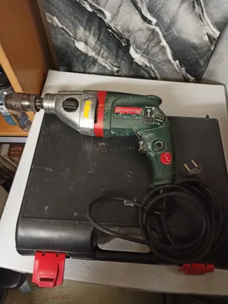 Taladro Metabo con maletín