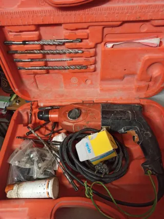 Taladro percutor 322