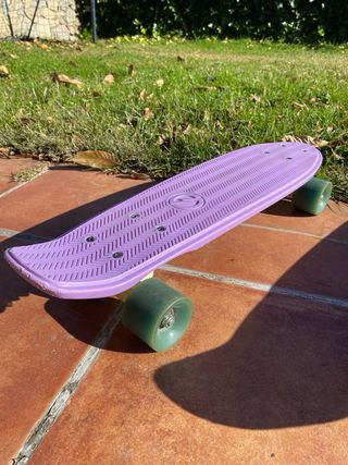 Patinetes Decathlon morado y negro