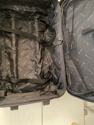 Maleta de cabina Delsey 55x40x20 Negra euros 18