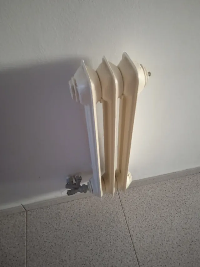 8 Radiadores blancos de metal