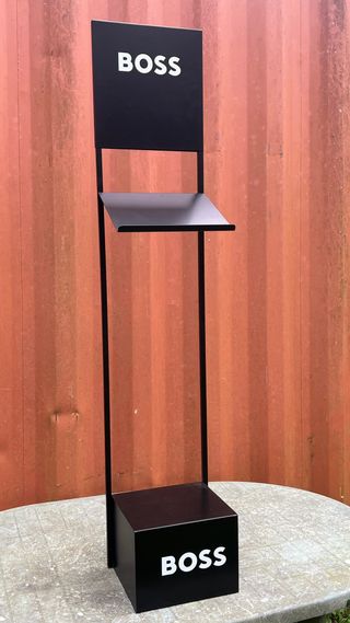 Expositor Boss Negro