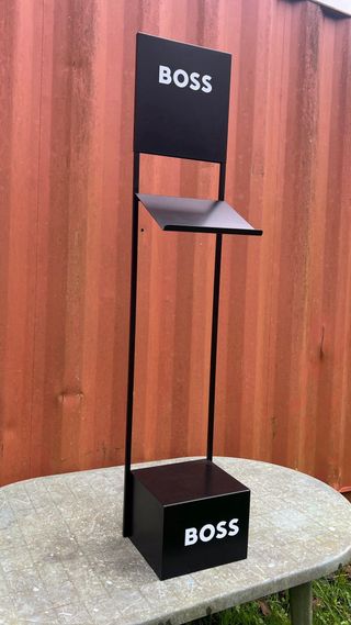 Expositor Boss Negro