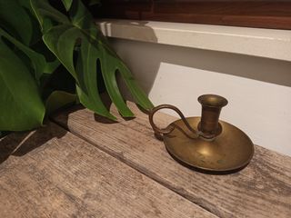 Antica bugia in ottone