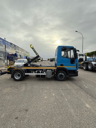 Camión Multilift porta contenedores