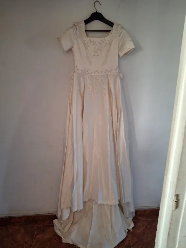 Abito da prima comunione per bambina, taglia grande