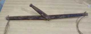 Balanza antigua de madera