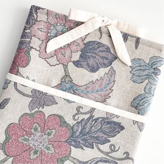 Funda literaria floral