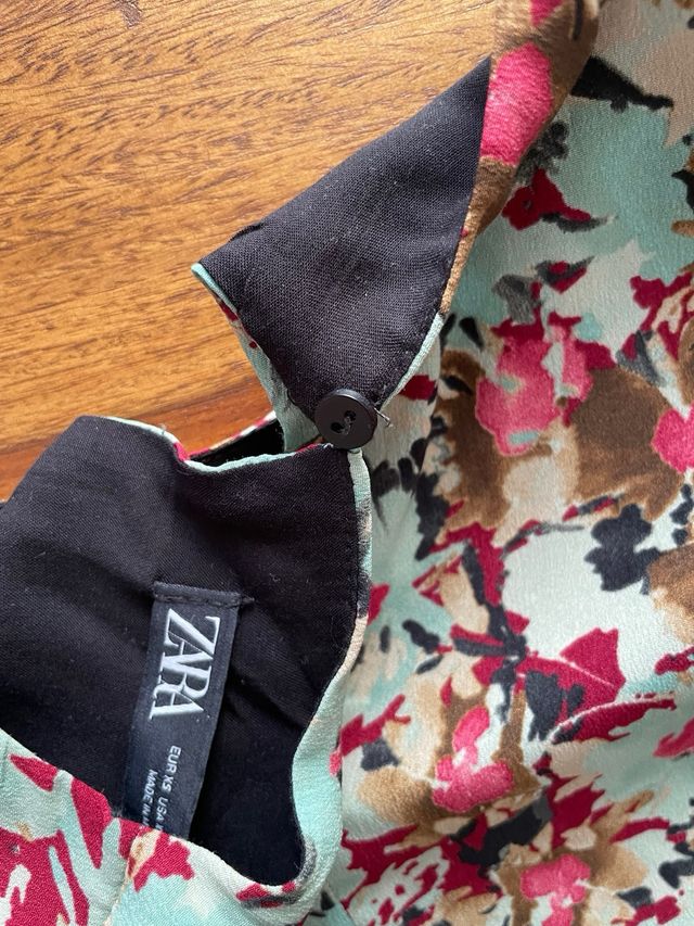 Vestido estampado floral Zara