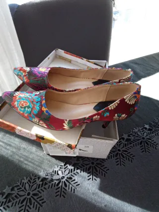 Zapatos Mustang Tela Flores Talla 38.