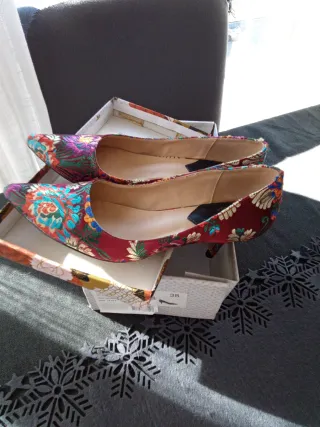 Zapatos Mustang Tela Flores Talla 38.