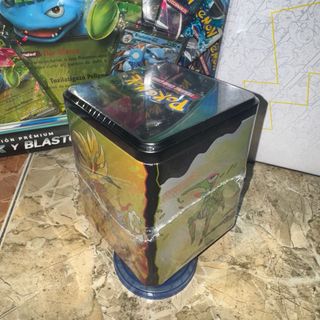 Pokémon TCG Lata Metálica 2025 Ingles 🇬🇧