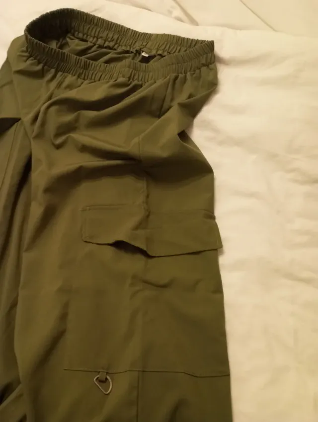 Pantalones cargo verdes