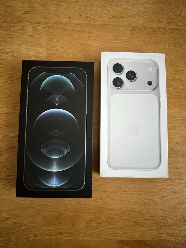 Caixas de iPhone 12 Pro Max e 17 Pro