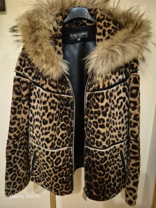 Abrigo Piel  de canguro.Animal Print Luis Campoy