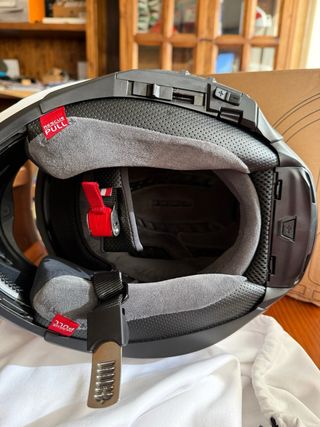 Casco AGV K7 talla M + Intercom Cardo Insyde