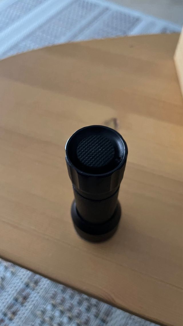 Linterna UV Negra y Morada