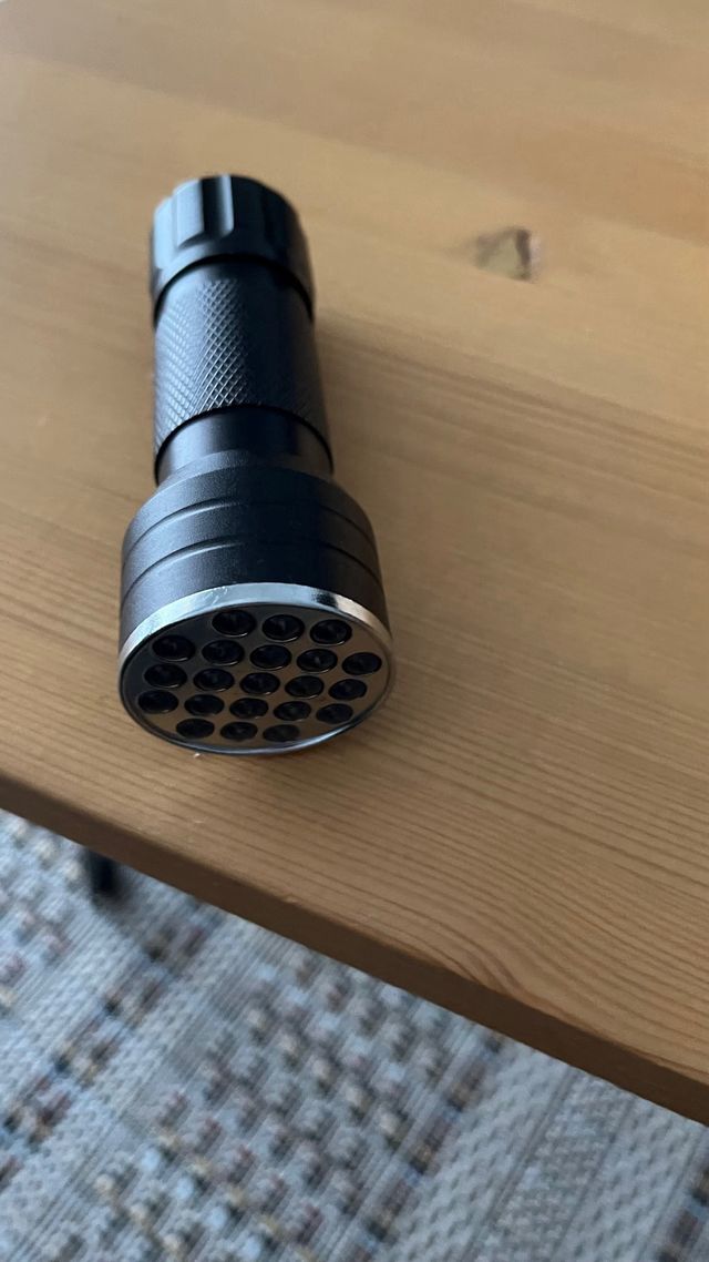 Linterna UV Negra y Morada