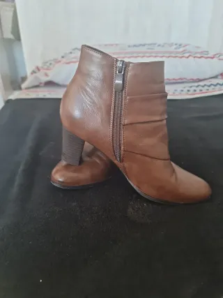 Botines marrones con cremallera